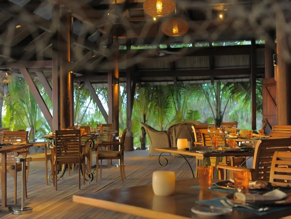 Le Victoria Hotel - sitting area 2